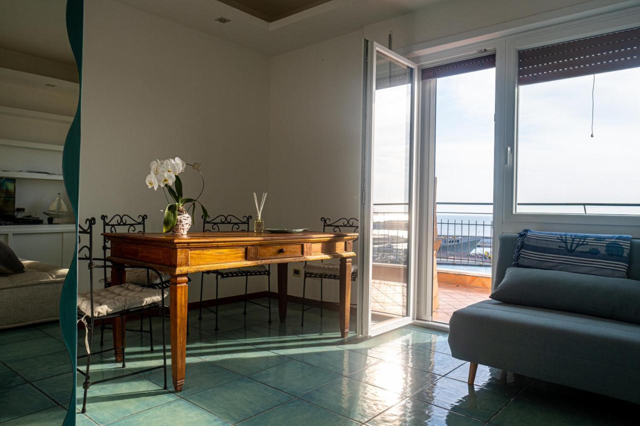 Mare Fuori Apartment Civitavecchia Ngoại thất bức ảnh