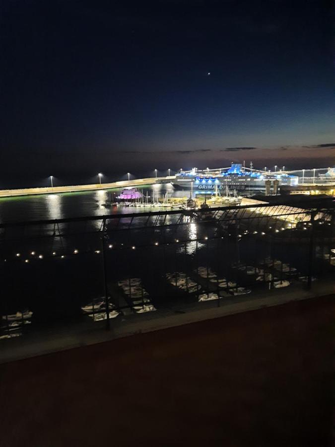 Mare Fuori Apartment Civitavecchia Ngoại thất bức ảnh
